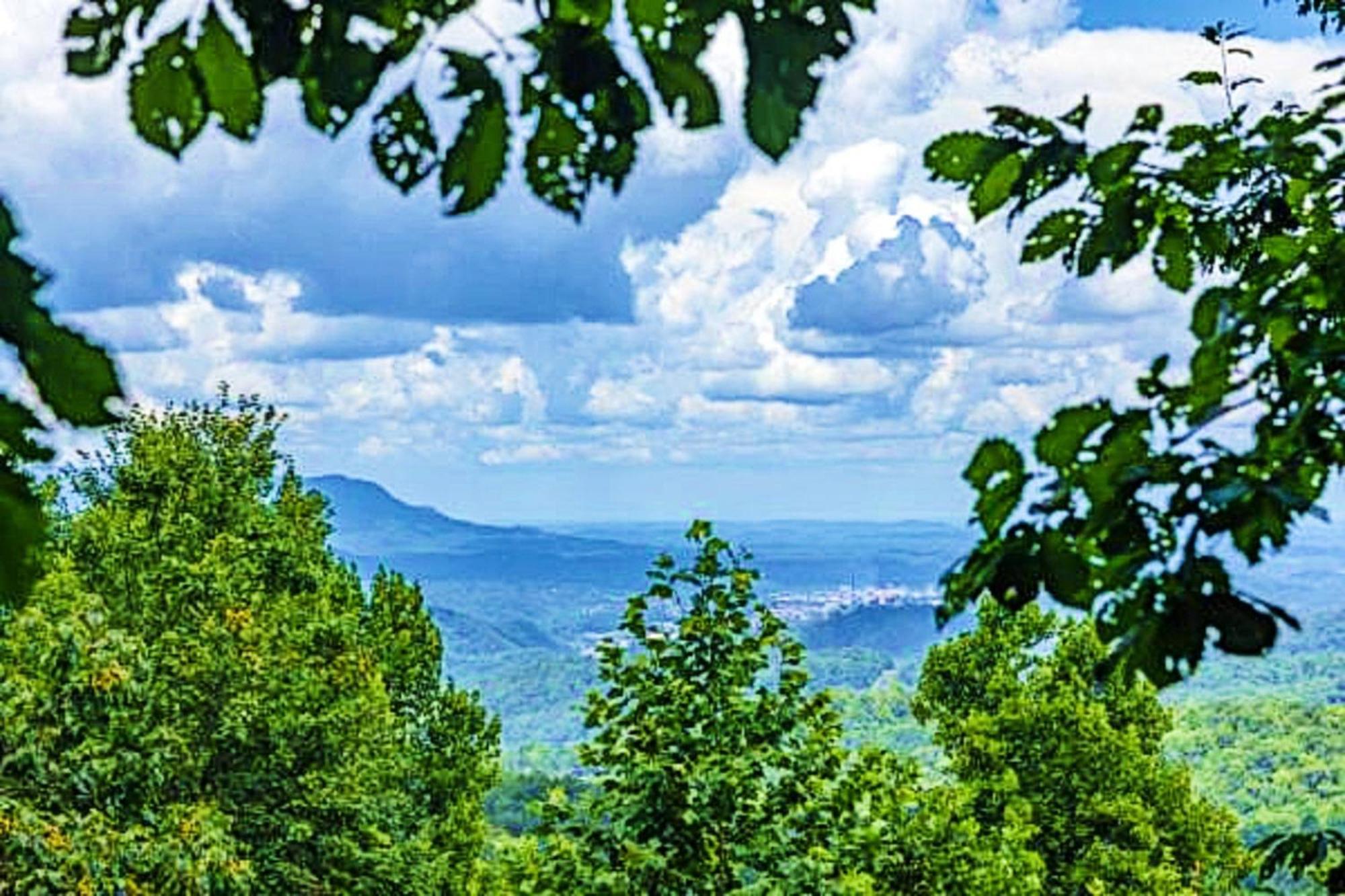 Views, Game Room And Hot Tub Bearway To Heaven Сев'єрвілл Екстер'єр фото